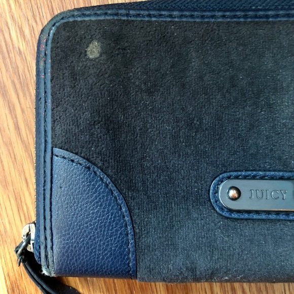 Juicy Couture Go Steady velour wallet - Picture 3 of 6